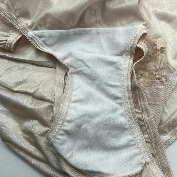 NWT Vanity Fair Set of #2 Perfectly Yours Lace Nouveau Brief Women’s 11/4XL - Picture 11 of 11